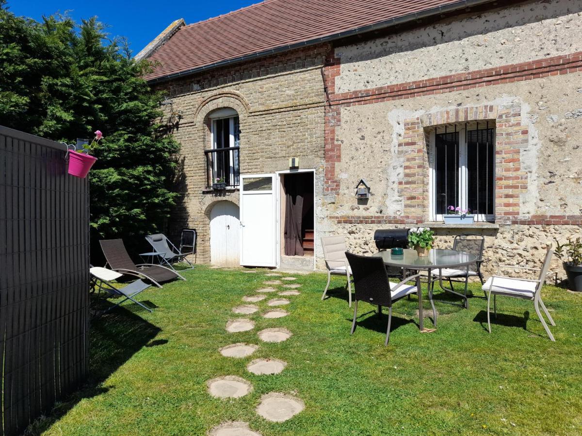 Gite De La Baguelande Les Andelys Exterior foto